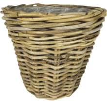 Geflochtener Korb aus Rattan mit Kunststoffeinsatz zum Bepflanzen.