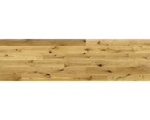 Parquet en chêne façon pont de bateau avec veinage naturel et nœuds.