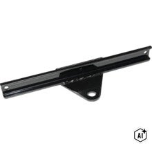 Schwarze Metallhalterung mit Montageschiene und Befestigungslöchern (Image AI modified or generated)