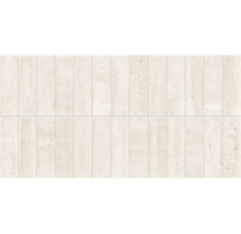 Wandfliese in Natursteinoptik, Stäbchenmosaik in Beige mit strukturierter Oberfläche.