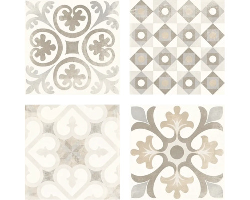 Vier quadratische Dekorfliesen mit unterschiedlichen ornamentalen und geometrischen Mustern im Vintage-Stil.