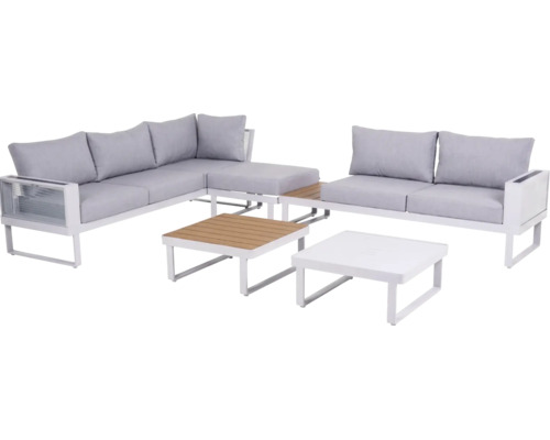 Moderne Gartenlounge aus weißem Aluminium mit hellgrauen Polstern und zwei Couchtischen, davon einer mit Holzplatte.