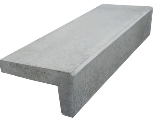 Marche d'escalier en L en béton pour extérieur.