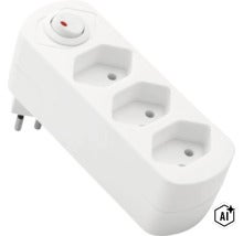 Bloc multiprise triple avec interrupteur (Image AI modified or generated)