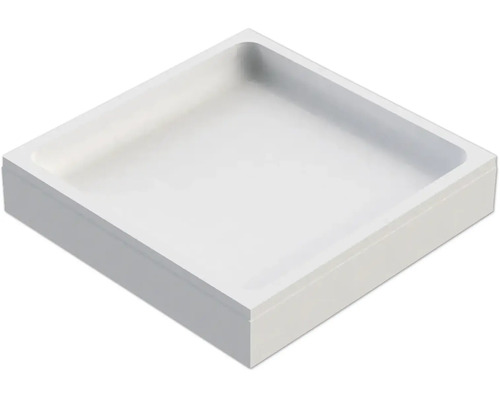 Receveur de douche carré avec une surface intérieure plate.