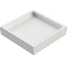 Receveur de douche carré avec fond plat et rebord surélevé.