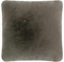 Coussin décoratif carré et doux avec un aspect fausse fourrure.