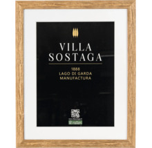 Cadre photo en bois avec affiche Villa Sostaga sous passepartout