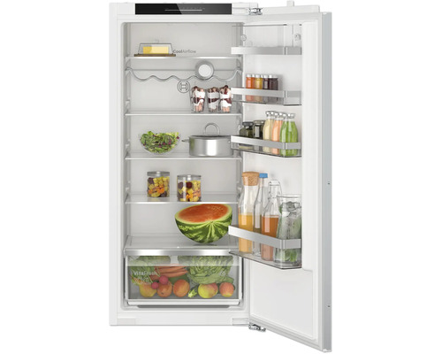 Bosch Einbaukühlschrank mit Gefrierfach und VitaFresh XXL Schublade für frische Lebensmittel offen dargestellt.