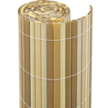 Un rouleau de canisse en roseau comme brise vue pour le jardin.