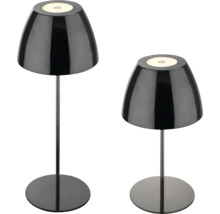 Zwei moderne LED Tischleuchten mit rundem Fuß und glockenförmigem Schirm sowie Touch Schalter auf der Oberseite.