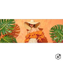 Frau mit grossem Strohhut und gerüschter Bluse vor einer strukturierten Wand, flankiert von grossen Monstera-Pflanzenblättern bei warmem Licht. (Image AI modified or generated)