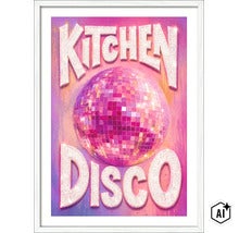Wandbild mit Motiv einer Discokugel und dem Schriftzug Kitchen Disco im Rahmen (Image AI modified or generated)