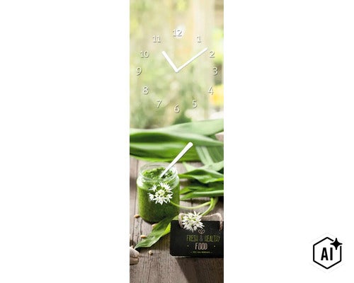 Horloge murale avec motif d'un pot de pesto à l'ail des ours et fleurs d'ail des ours sur une table en bois rustique (Image AI modified or generated)