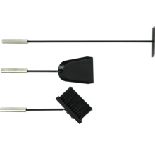 Set d'accessoires de cheminée comprenant tisonnier, pelle et balai avec poignées en métal pour le nettoyage de la cheminée.