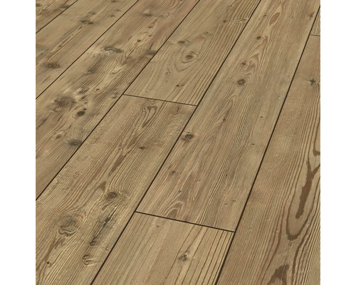 Laminatboden mit rustikaler Holzoptik in Dielenformat mit sichtbaren Holzmaserungen und Astlöchern