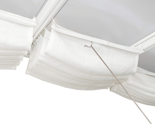 Store pliant blanc avec tige de commande et rail pour montage au plafond.