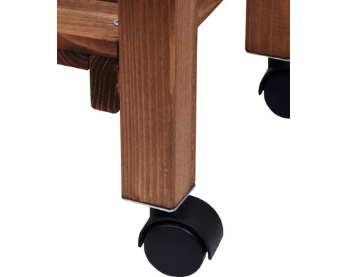 Vue détaillée d''un rayonnage en bois avec roulettes