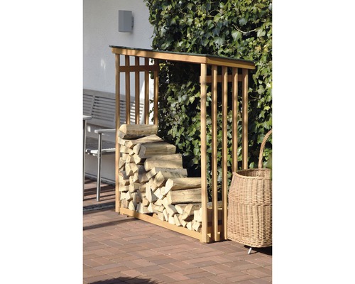 Étagère de rangement pour bois avec des bûches et un panier