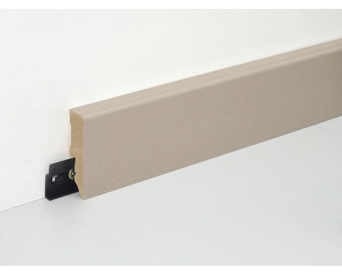 Plinthe en plastique avec clip de fixation