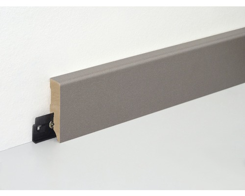 Plinthe en bois avec fixation à clip