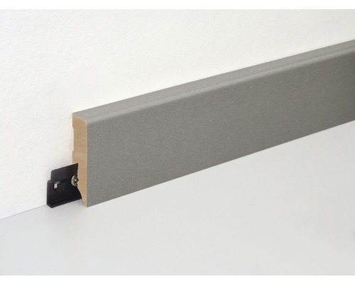 Plinthe grise avec clip de fixation sur mur et sol