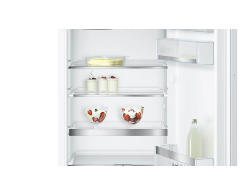 Intérieur d''un réfrigérateur avec des aliments