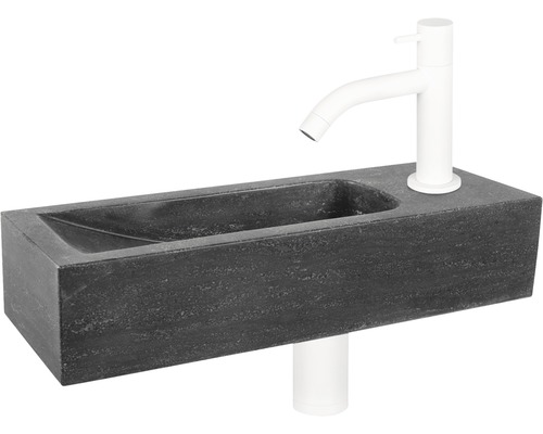 Lavabo en pierre avec robinetterie
