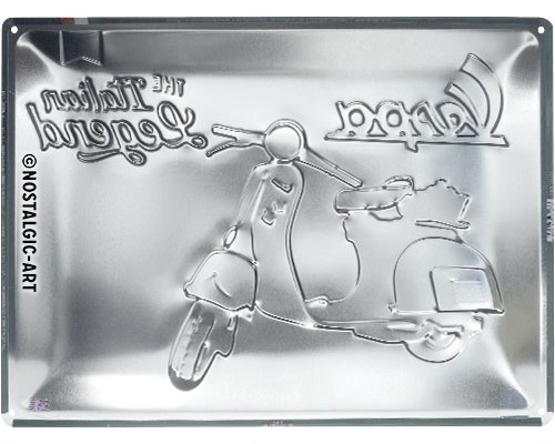 Plaque métallique avec un motif Vespa et l''inscription The Italian Legend