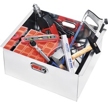 Boîte à outils en métal remplie d''outils tels qu''un marteau, une scie, une perceuse et un niveau à bulle