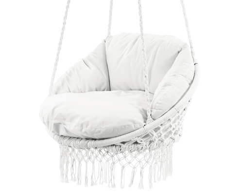 Hängesessel mit Kissen und Makramee-Details