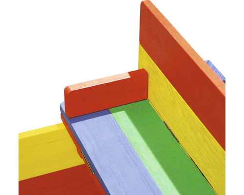 Gros plan d''une construction en bois colorée