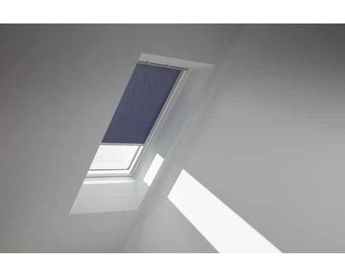 Store tamisant VELUX bleu foncé uni à commande manuelle cadre blanc RFL PK10 9050SWL