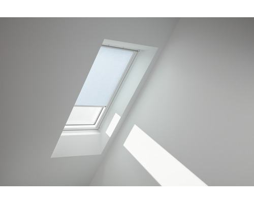 Store tamisant VELUX bleu ciel uni à commande manuelle cadre blanc RFL S06 4166SWL