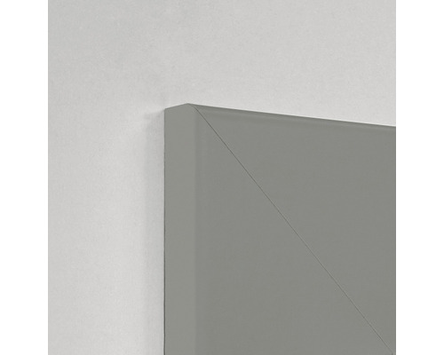 Detailansicht einer grauen Wandverkleidung