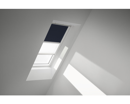 Kit éco Velux store occultant bleu foncé uni et store plissé blanc à commande manuelle cadre blanc DFD M10 1100SWL