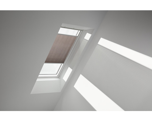 Store plissé Velux mocca à pois à commande manuelle FHL S06 1276SWL