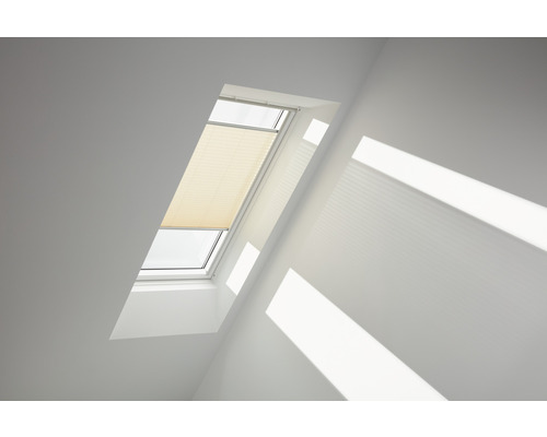 Store plissé Velux beige crème uni à commande manuelle FHL P08 1278SWL