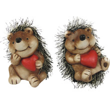 Zwei Igel-Figuren mit Herzdekoration