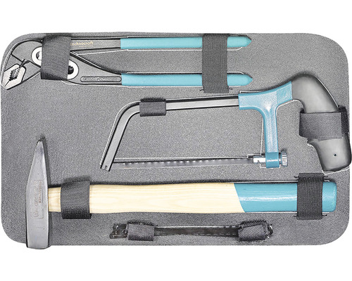Werkzeugsortiment mit Hammer, Rohrzange und Metallsäge im Koffer