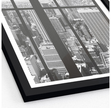 Photo encadrée en noir et blanc d''une vue urbaine