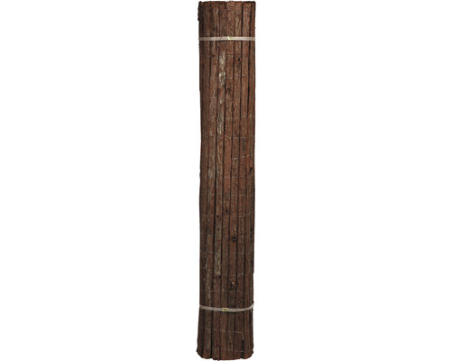 Sichtschutzzaun aus Holz, aufgerollt und gebündelt