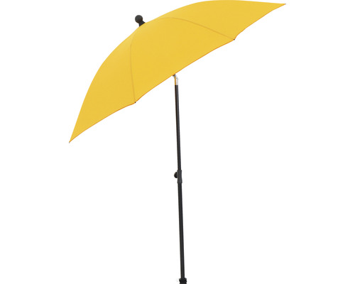 Gelber Sonnenschirm mit schwarzem Ständer