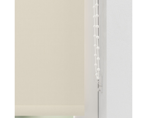 Stores à chaînette dans la fenêtre