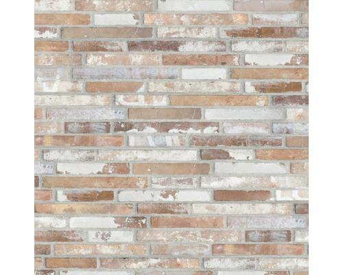 Wandverkleidung mit Steinoptik aus Ziegelsteinen