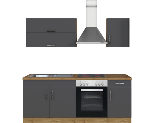 Cuisine équipée avec évier, plaque de cuisson, four, hotte aspirante et placards