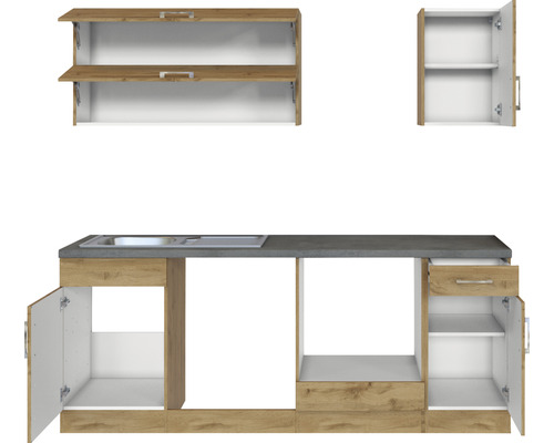 Cuisine linéaire avec évier et plusieurs armoires