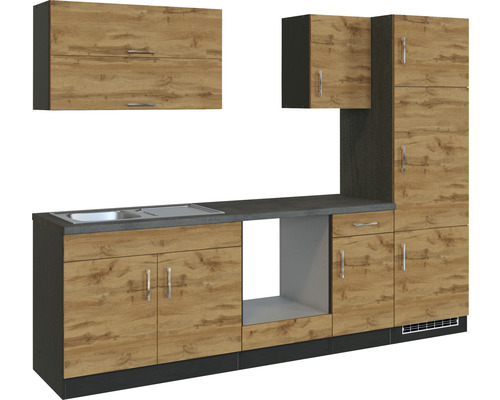 Cuisine équipée avec évier, meubles hauts et meubles bas aspect bois