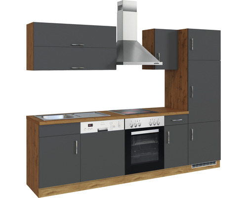 Cuisine complète avec évier, lave-vaisselle, cuisinière, four, hotte aspirante et éléments hauts.