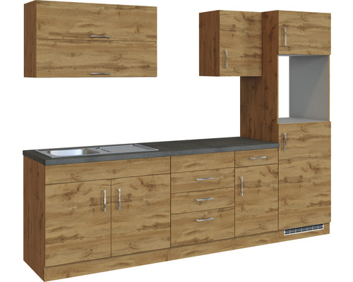 Küchenzeile mit Spüle, Unterschränken und Hängeschränken im Holzdesign